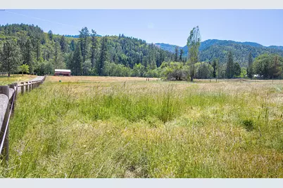 251 W Savage Creek Road, Grants Pass, OR 97527 - Photo 6