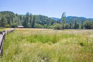 251 W Savage Creek Rd, Grants Pass, OR 97527 - Photo 6