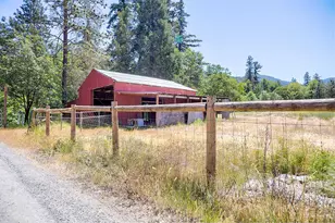 251 W Savage Creek Rd, Grants Pass, OR 97527 - Photo 8