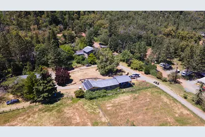 251 W Savage Creek Road, Grants Pass, OR 97527 - Photo 2