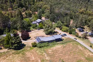 251 W Savage Creek Rd, Grants Pass, OR 97527 - Photo 2