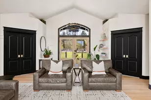 62705 Hamby Rd, Bend, OR 97701 - Photo 10