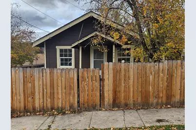 1424 Pleasant Avenue, Klamath Falls, OR 97601 - Photo 1