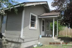 1424 Pleasant Ave, Klamath Falls, OR 97601 - Photo 2