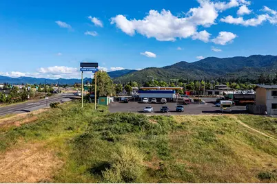 Or-66, Ashland, OR 97520 - Photo 14