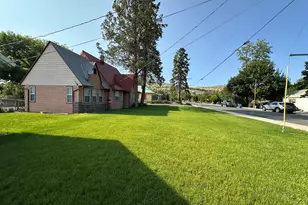 212 NW Bridge St, John Day, OR 97845 - Photo 42