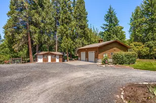 13719 Hwy 238, Jacksonville, OR 97530 - Photo 8