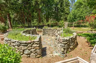 13719 Hwy 238, Jacksonville, OR 97530 - Photo 44