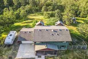 448 Wren Ridge Dr, Eagle Point, OR 97524 - Photo 2