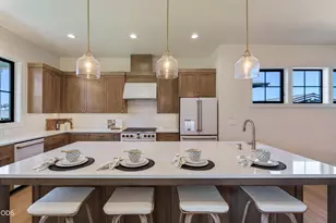 371 NW Crosby Dr, Bend, OR 97703 - Photo 24