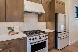 371 NW Crosby Dr, Bend, OR 97703 - Photo 26