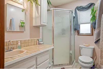 1049 Lakeshore Drive, Klamath Falls, OR 97601 - Photo 6