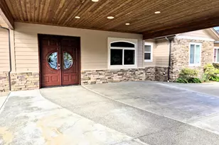 2054 Jaynes Dr, Grants Pass, OR 97527 - Photo 6