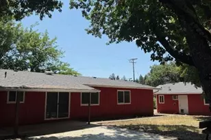 236 S Caves Ave, Cave Junction, OR 97523 - Photo 32