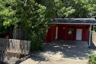 236 S Caves Ave, Cave Junction, OR 97523 - Photo 6