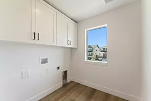 21134 NE Beall Dr, Bend, OR 97701 - Photo 32