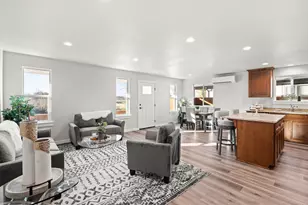 4730 Gebhard Rd, Central Point, OR 97502 - Photo 4