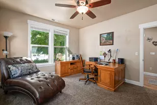 4 Meadowfield Cir, Eagle Point, OR 97524 - Photo 20