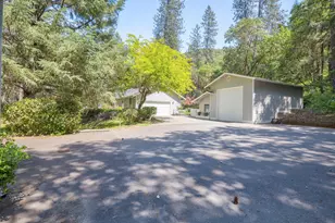 970 Wards Creek Rd, Rogue River, OR 97537 - Photo 28