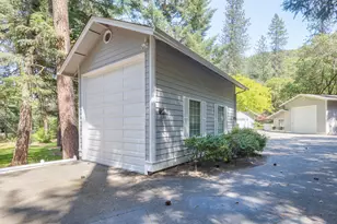 970 Wards Creek Rd, Rogue River, OR 97537 - Photo 4