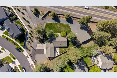 61521 Sunny Breeze Lane, Bend, OR 97702 - Photo 18