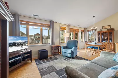 568 W Jefferson Avenue, Sisters, OR 97759 - Photo 4