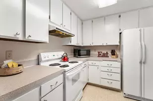 57012 Tennis Village Ln, Sunriver, OR 97707 - Photo 10