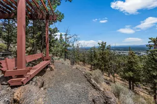 1166 NW Redfield Cir, Bend, OR 97703 - Photo 40