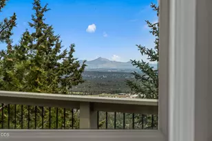 1166 NW Redfield Cir, Bend, OR 97703 - Photo 36