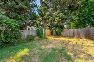 1986 SW Betty Ln, Grants Pass, OR 97526 - Photo 18