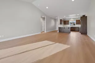 4082 SW 38th Place, Redmond, OR 97756 - Photo 16