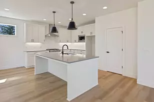 62570 NE Loomis Pl, Bend, OR 97701 - Photo 10