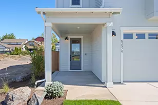 62570 NE Loomis Pl, Bend, OR 97701 - Photo 4