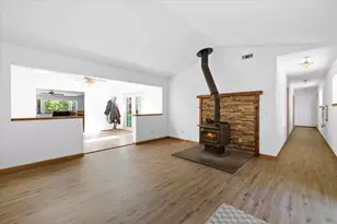 550 Bolt Mountain Rd, Grants Pass, OR 97527 - Photo 10