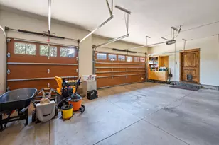 22884 Moss Rock Dr, Bend, OR 97701 - Photo 84