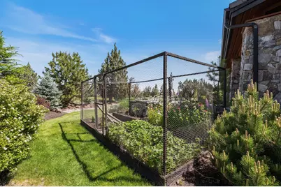 22884 Moss Rock Drive, Bend, OR 97701 - Photo 16