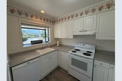 854 Twin Pines Circle #7, Ashland, OR 97520 - Photo 4