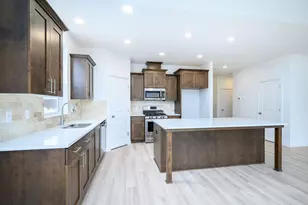 1171 Pumpkin Ridge Dr, Eagle Point, OR 97524 - Photo 4