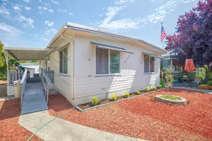 206 Kingsbury Dr, Grants Pass, OR 97526 - Photo 2