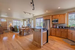 1202 SE Yarrow Ave, Madras, OR 97741 - Photo 2