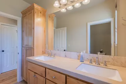 1202 SE Yarrow Avenue, Madras, OR 97741 - Photo 8