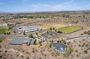 1202 SE Yarrow Ave, Madras, OR 97741 - Photo 28