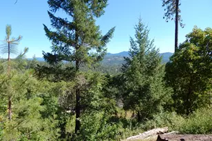 635 Sarma Dr, Shady Cove, OR 97539 - Photo 1
