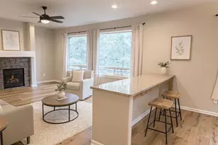 2380 NW Debron Ln, Bend, OR 97703 - Photo 2