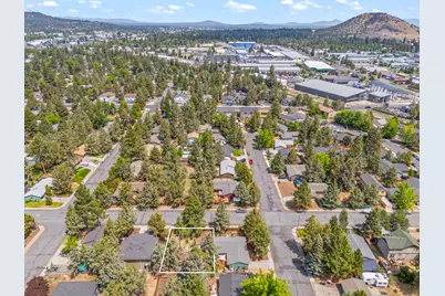 623 SE Roosevelt Avenue, Bend, OR 97702 - Photo 6