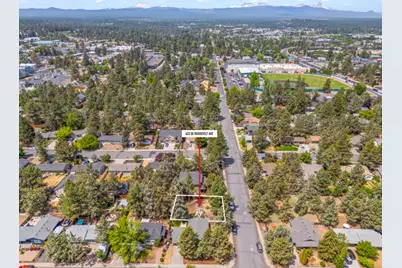 623 SE Roosevelt Avenue, Bend, OR 97702 - Photo 2