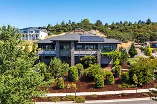 280 Mary Bee Ln, Medford, OR 97504 - Photo 2