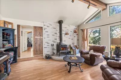 5266 Dark Hollow Road, Medford, OR 97501 - Photo 6