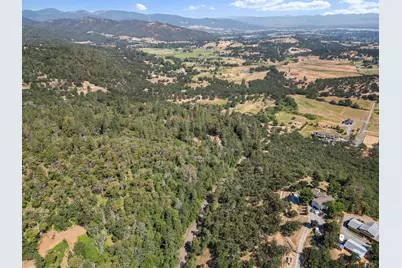 5266 Dark Hollow Road, Medford, OR 97501 - Photo 44