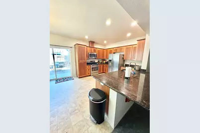 2363 Dahlia Way, Medford, OR 97501 - Photo 6